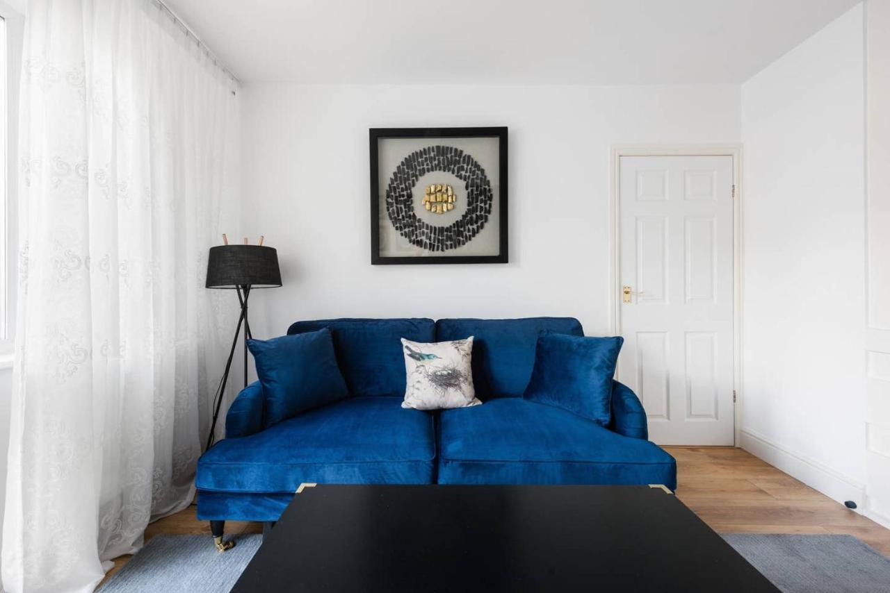 The Bluebird - One Bedroom Apartment In Watford Watford  Exterior photo