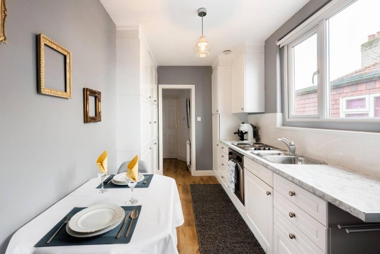 The Bluebird - One Bedroom Apartment In Watford Watford  Exterior photo